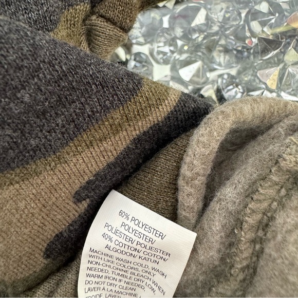 Lucky brand jeans KISS band camo camouflage sweater pull over with keyhole open - Picture 7 of 7